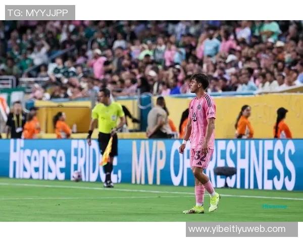 恩里克称赞阿什拉夫为最佳右后卫解释未签替补的原因